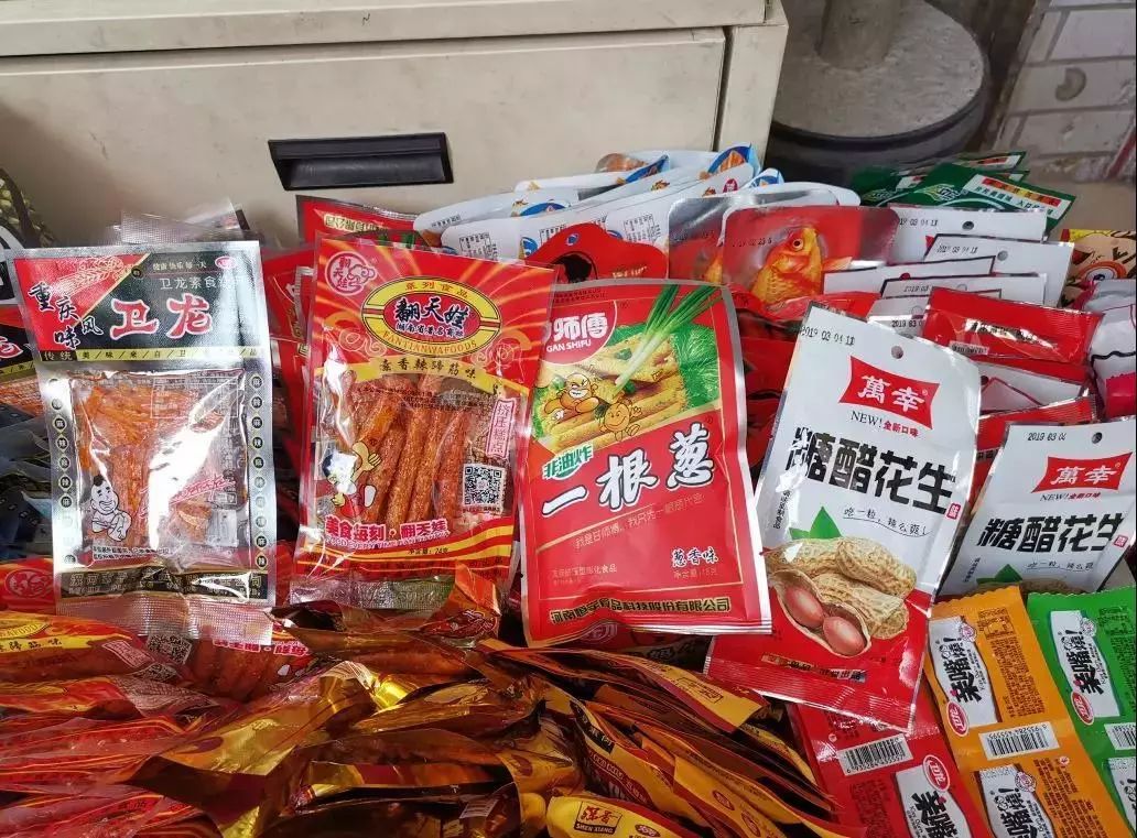 石岐區突擊檢查學校周邊小賣部 經營亂象曝光，建材隱患引關注