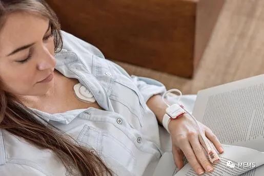 Radius T 可穿戴溫度傳感器可自動遠程監(jiān)測患者體溫